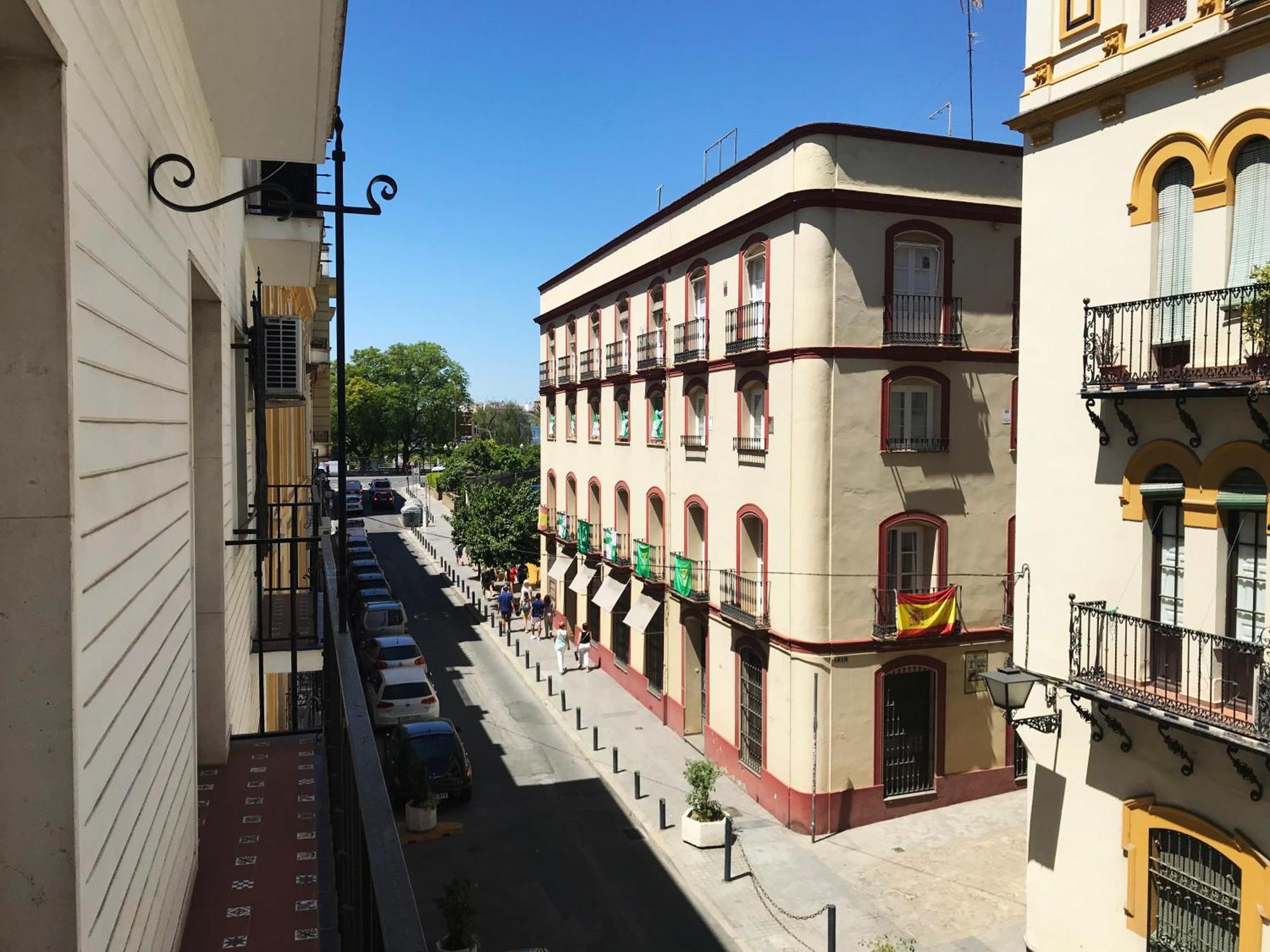 Ad21Sevilla - Suite Bagian luar foto